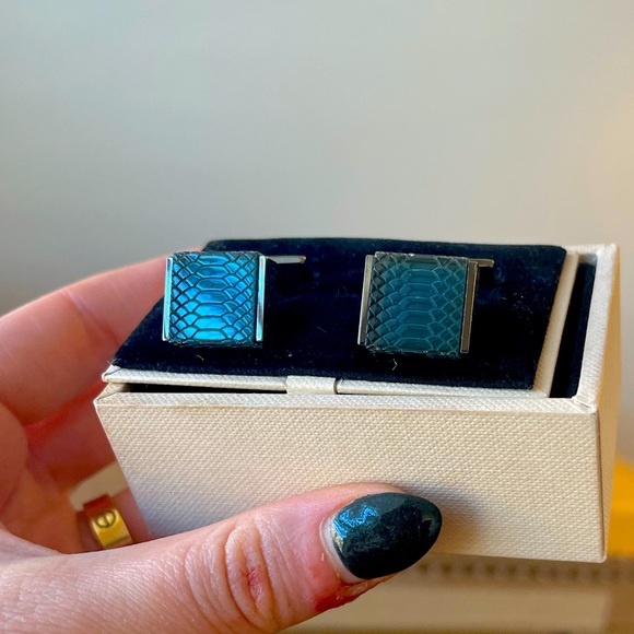 Burberry men’s cuff links. Green alligator and steel. - Picture 2 of 5